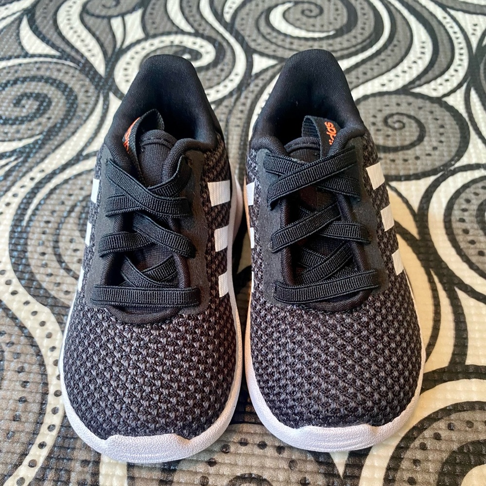 NWOT Adidas Racer TR 2.01 Sneaker